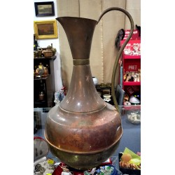 Vas oriental din alamă