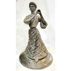 Sculptura in bronz-Doamna...